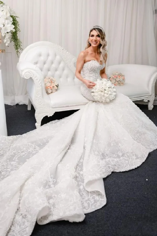 Sweetheart Floor-Length Backless Mermaid Wedding Dress with Lace Appliques Princess Bridal Dress